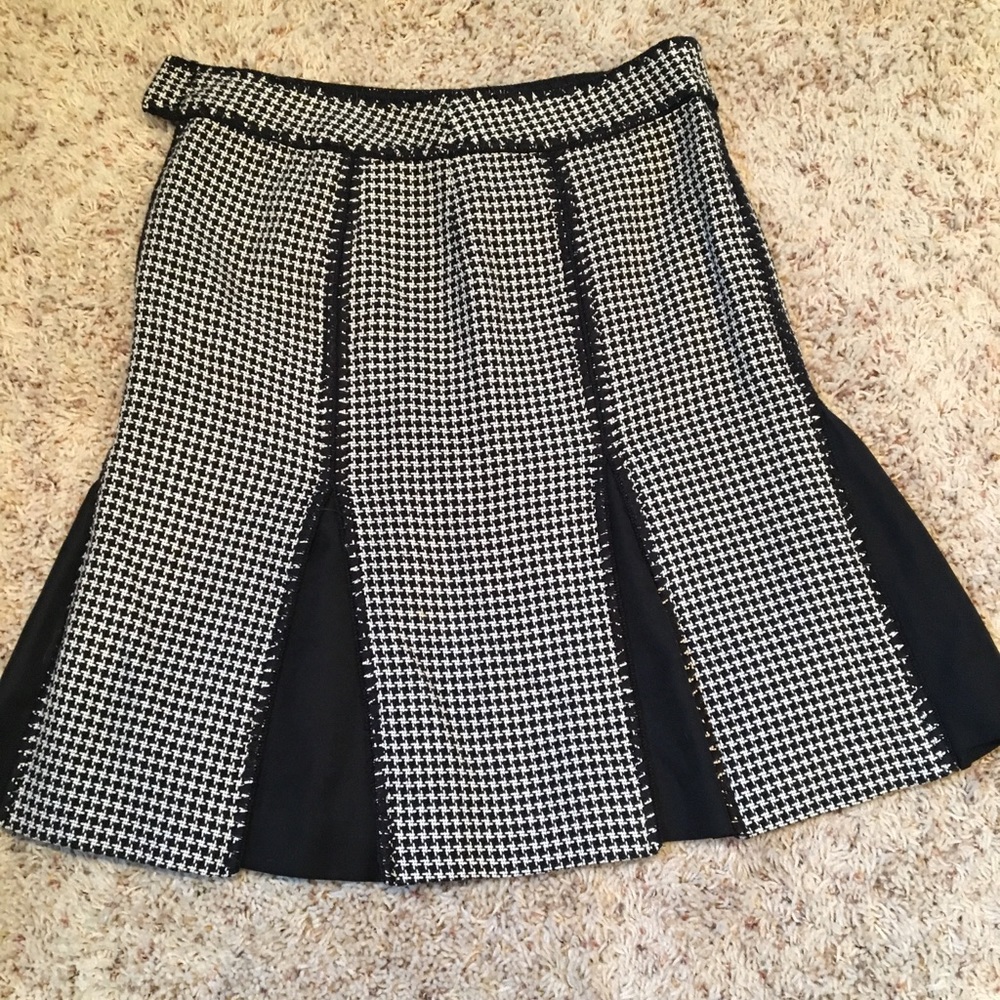 Ann Taylor Pleated Houndstooth Skirt